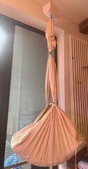 HOJDAVAK BABY krémový s houpátkem (motorem)