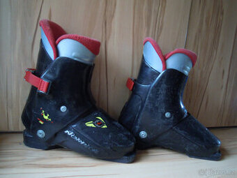 Přeskáče dětské Lyžařské boty velikost EU 33 lyžáky 21cm