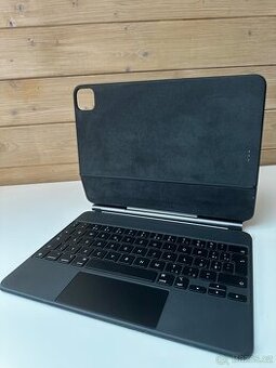 Apple Magic Keyboard s trackpadem pro iPad 11"