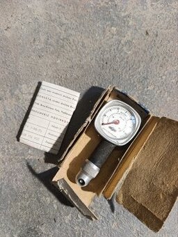 Nový barometr konekta , měřič tlaku pneu