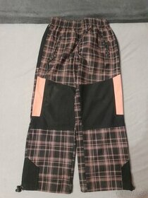 Sportovní kalhoty vel. 122