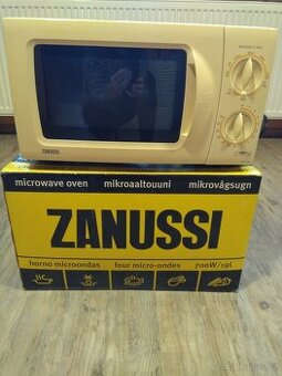 Mikrovlnná trouba s grilem Zanussi