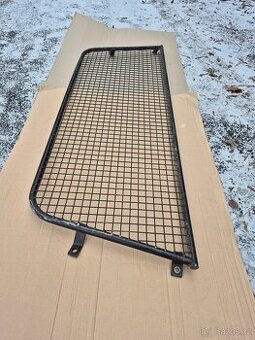 Zadní mříž do auta