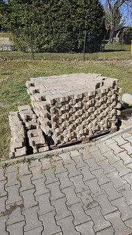 ✅Min. 12m2 použité zámkové dlažby - "ÍČKA" 6cm tl.