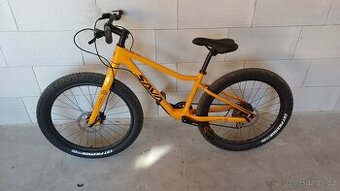 Karbonové dětské kolo Sava Barn 4.4 24 orange