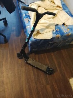 Prodávám koloběžku v pořádku brzda funguje vše pohodě