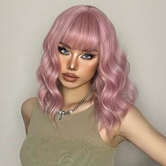 Nová růžová vlnitá paruka s ofinkou