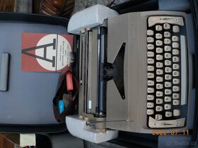 manuální psací stroje a jiné