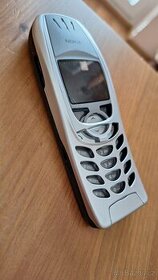 Zachovalý kryt Nokia 6310i + klávesnice