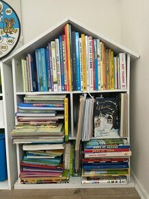 Dětská domečková knihovna