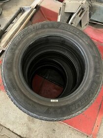 Pneu 205/60/16