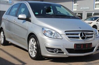 Mercedes-Benz B200 SportAutotronic Navi Alu Tažné 2x klíče