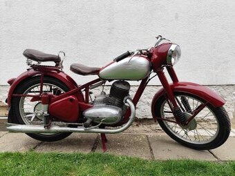 JAWA 250 Pérák
