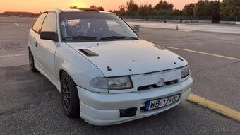 Opel Astra GSi - sportovní průkaz