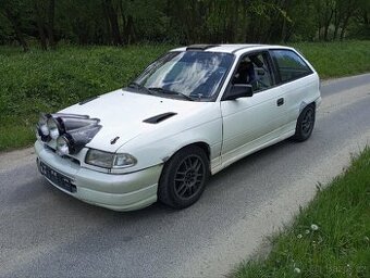 Opel Astra GSi - sportovní průkaz