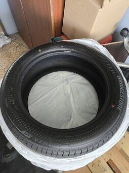 Bridgestone Alenza 001 225/50/18