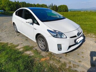 Toyota Prius 3 – spolehlivý hybrid, výbava Sol