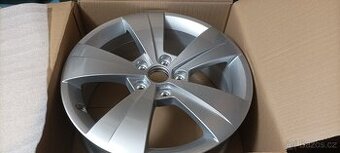 Škoda Superb 3/ 5x112 6,5JxR17\" ET41 / 3V0601025AC 8Z8