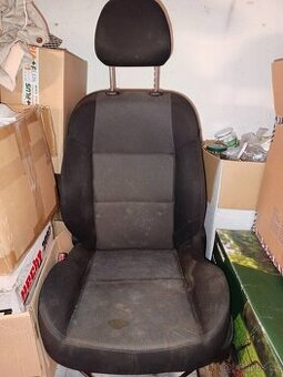 Sedadlo řidiče  Peugeot 207