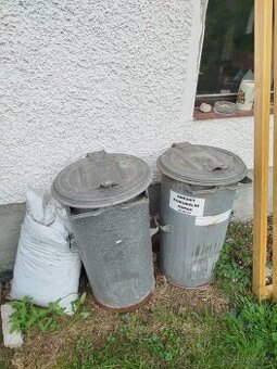 Plechová popelnice