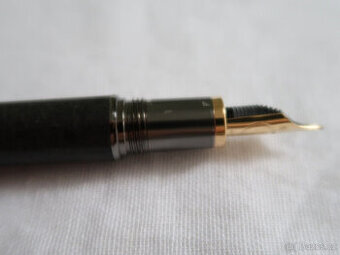 Patron umění Montblanc Pocta Hadrian Ltd. 4810 plnicí píst p