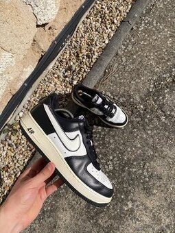 Tenisky Nike Air Force 1 07 LV8 Panda