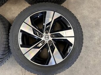 Zimni sada Volvo V60CC 215/55 R18 Nokian