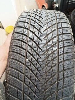 255/45r19