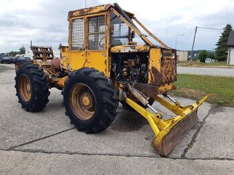 Lesní traktor LKT-81 TURBO se sklopným štítem
