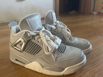 Jordan 4 “frozen moments”