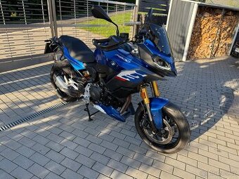 BMW F900XR