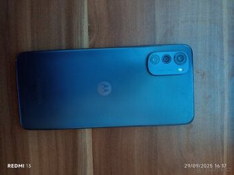 Prodám telefon Motorola E32 (4 GB RAM / 64 GB paměti)