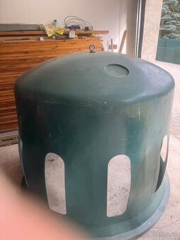 Plastove prikrmiste