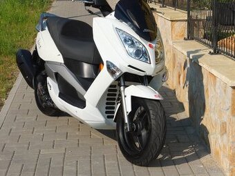 Aeon ELITE 400i MaxiSkutr--Top Stav a Top km 1500km