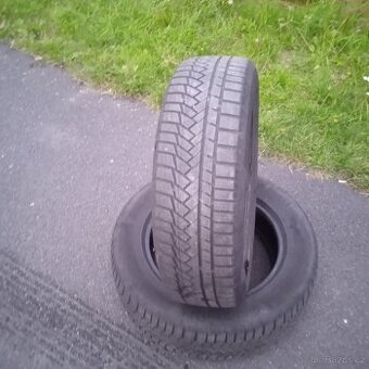 2kusy zimních pneu rozměr 215/65/17 značka continental