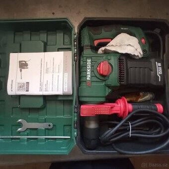 Vrtací a sekací kladivo