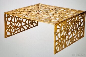 Designový konferenční stolek