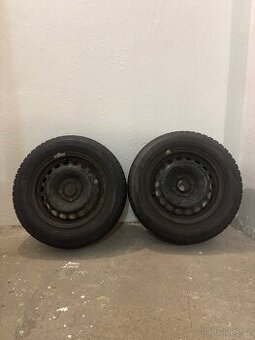 Pneumatiky zimní obě dvě za 600KČ