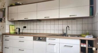 Moderní linka ve vysokém lesku se spotřebiči,5810