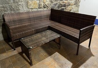 Ratanový zahradní nábytek s polstrováním