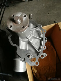 Prodám vodní pumpu Motorcraft F3TZ-8501-C (Ford V8 5,8L)