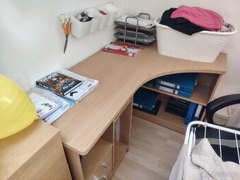 Pracovní stůl rohový