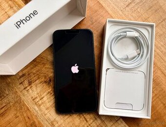 iPhone 14 128 GB černý – top stav, baterie 86 %, krabice + k