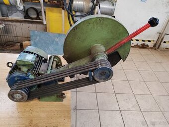 Stolní rozbrušovačka