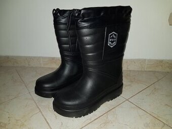 Zimní sněhule max výška 31 cm