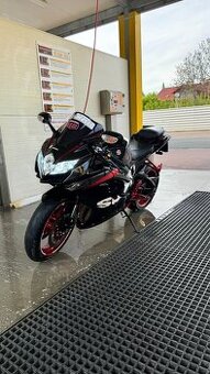 SUZUKI GSX-R 750 K9