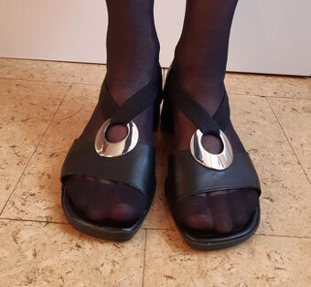 Dámské letní/společenské černé boty Rieker č. 38,5-39