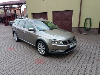 VW Passat B7 Alltrack 2.0 Tdi 125 kW DSG 4x4 combi