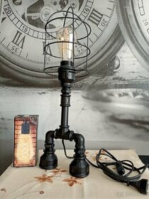 Kovová lampa
