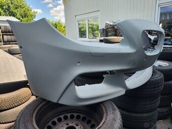 Přední nárazník BMW F10